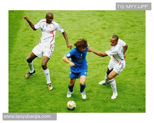 全球最受欢迎的足球明星及其传奇故事揭秘