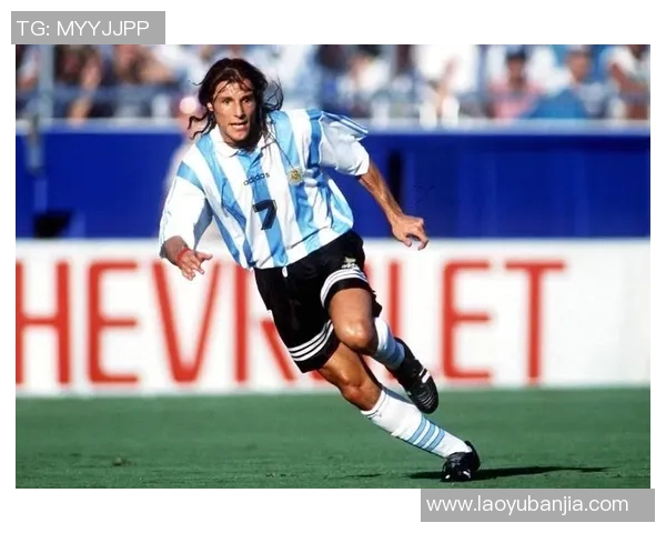 前足球明星的传奇人生与成就盘点及其对足球的影响分析