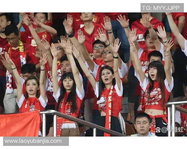 复赛足球激情四溢各队争夺荣耀展现青春风采与团队精神