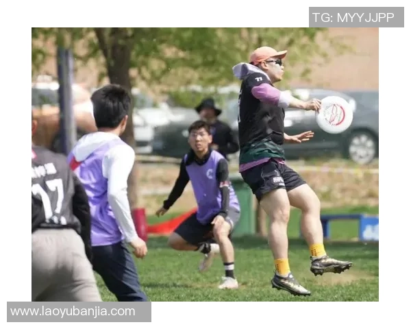 南京飞盘队耐力争议引发热议球员表现与训练方法成焦点 南京飞盘队耐力争议引发热议球员表现与训练方法成焦点